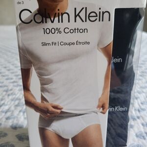 Men's Calvin klein  T -shirt size XL